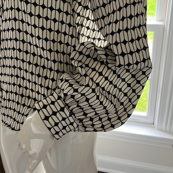 NWT Zara black and white mod print blouse. Size M - Picture 3 of 5